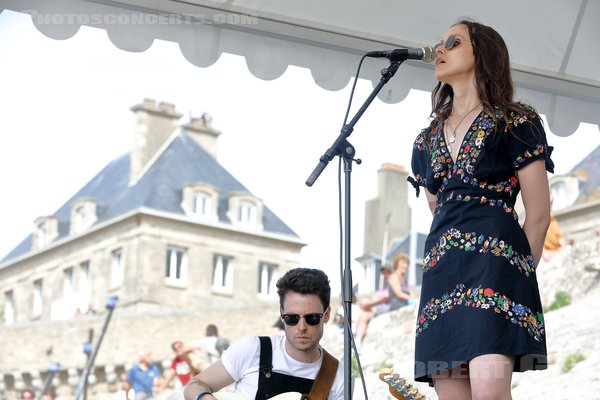 TESS PARKS - 2022-08-20 - SAINT MALO - Plage de Bon Secours - 